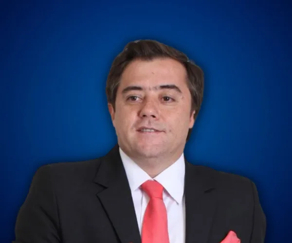 Juan Diego Alzate — Conferencista de Estrategia, Empresa y Competitividad