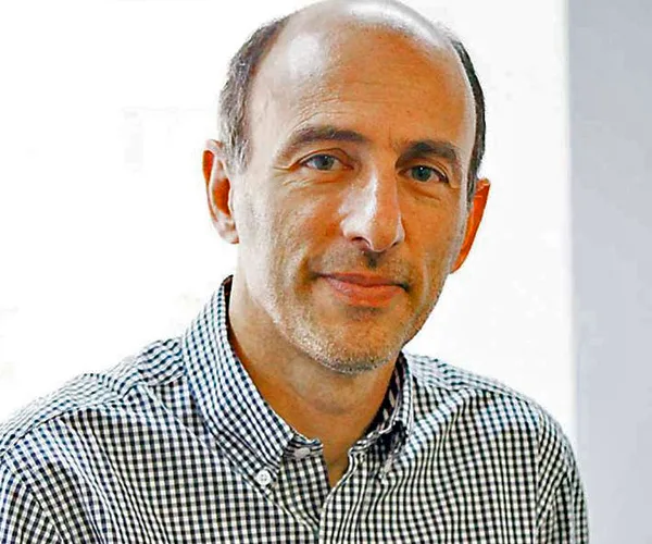 George Lever — Conferencista de Producto, Plataformas y Transformación Digital
